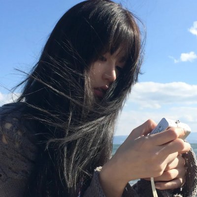 她从沉睡中醒来